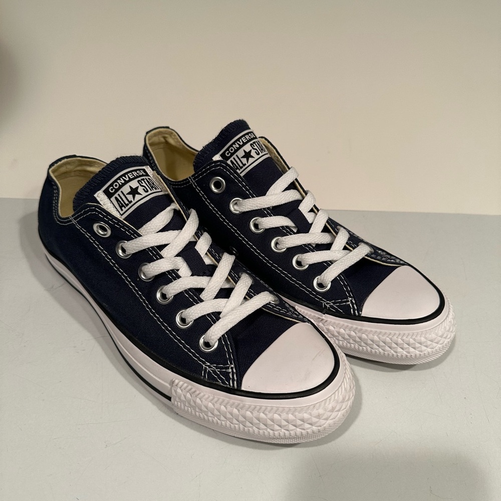 Converse All Stars Chuck Taylor low top Blue New sz M 5.5, W 7.5